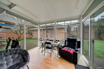 Swimming Pool Photo of 10320 Scotsdale Avenue, Richmond, BC