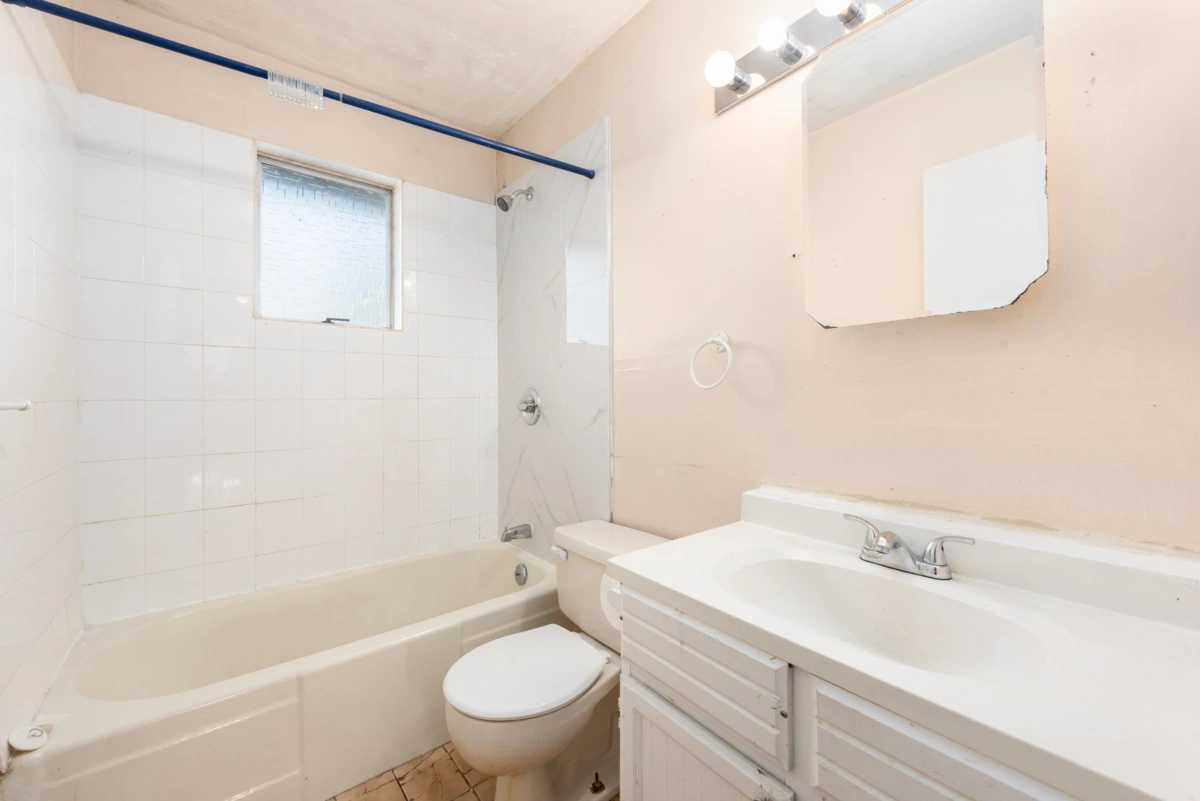 Hallway Photo of 10331 Finlayson Drive, Richmond, BC