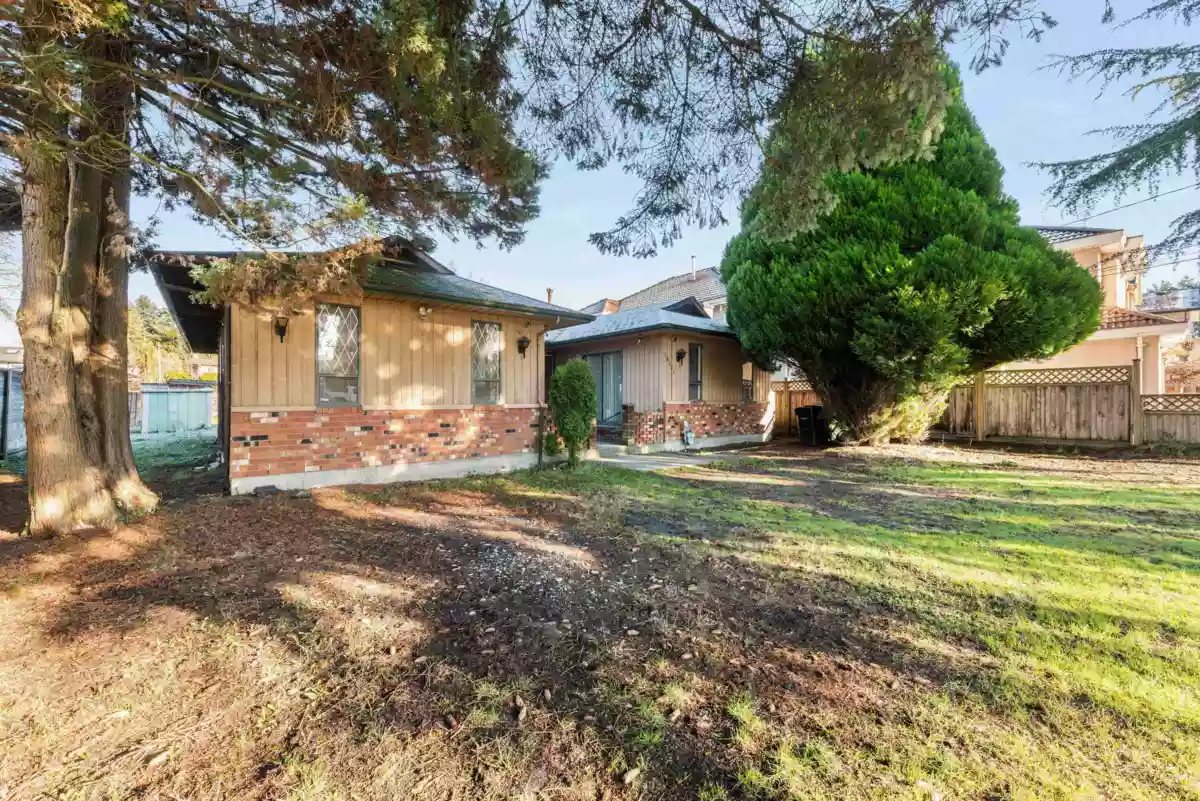 Kitchen Photo of 10331 Finlayson Drive, Richmond, BC