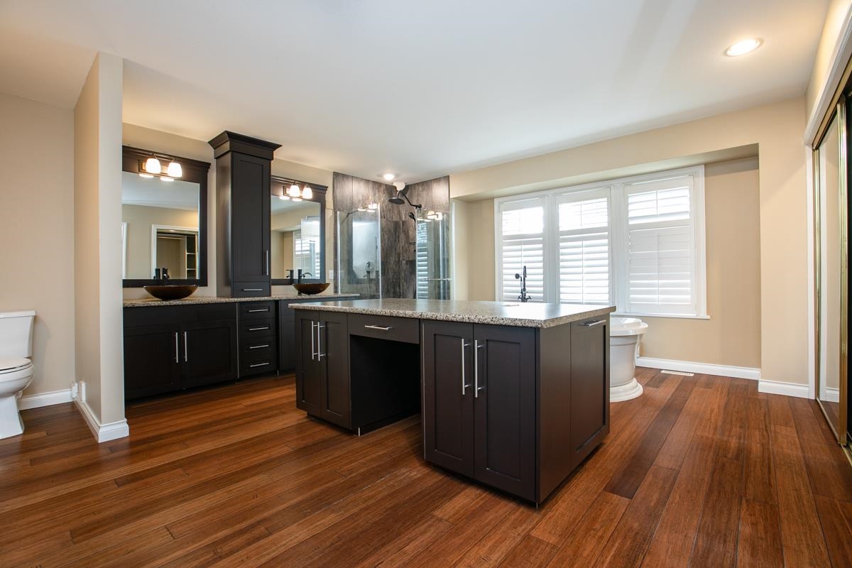 Guest Bathroom Photo of 1223 Pacific Drive, Delta, BC