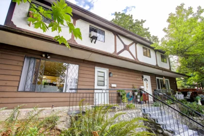 Family Room Photo of 830 Ingersoll Avenue, Coquitlam, BC