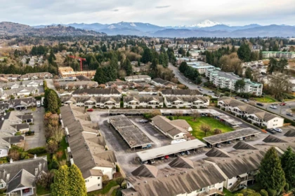 Swimming Pool Photo of 61 32959 George Ferguson Way, Abbotsford, BC