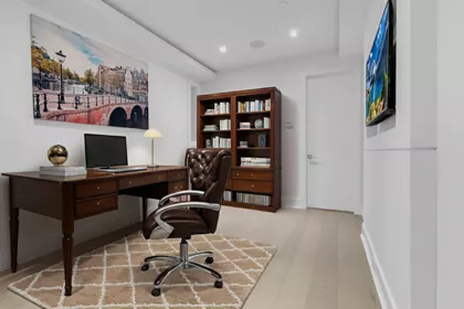 Hallway Photo of 1440 Maple Street, White Rock, BC