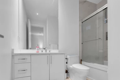 Hot Tub / Spa Photo of 1440 Maple Street, White Rock, BC