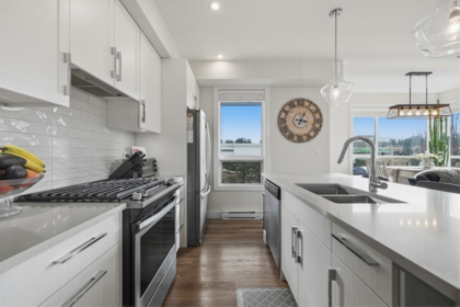 Hallway Photo of 212 32838 Ventura Avenue, Abbotsford, BC