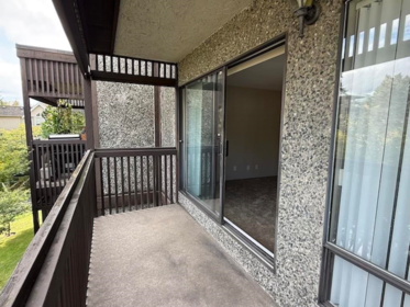 Walk-In Closet Photo of 411 13501 96 Avenue, Surrey, BC