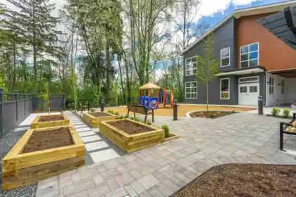 37 9652 162a Street, Surrey, BC