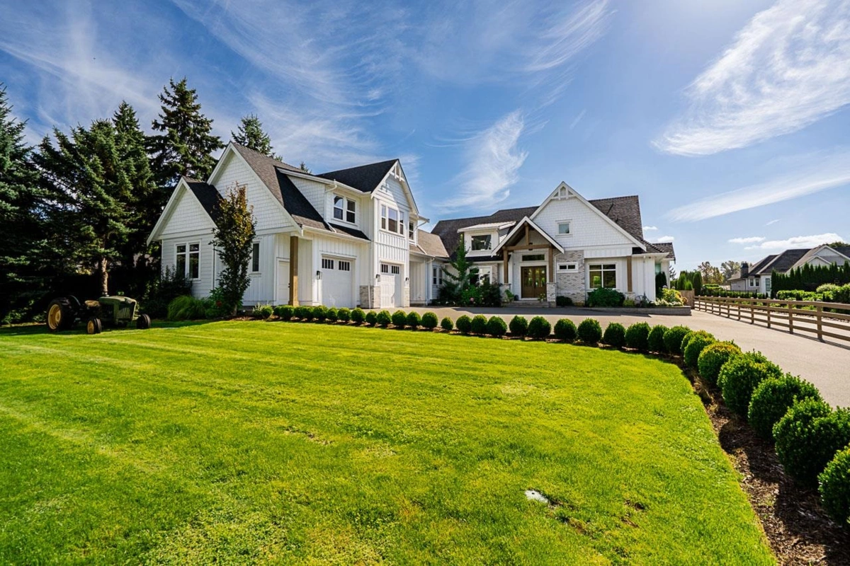 Backyard Photo of 1 23256 34a Avenue, Langley, BC