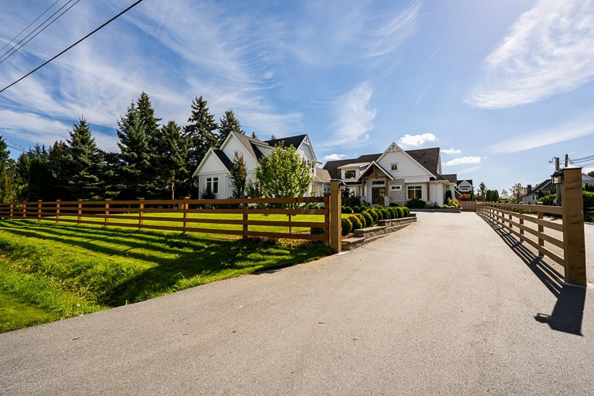 Outdoor Deck Photo of 1 23256 34a Avenue, Langley, BC