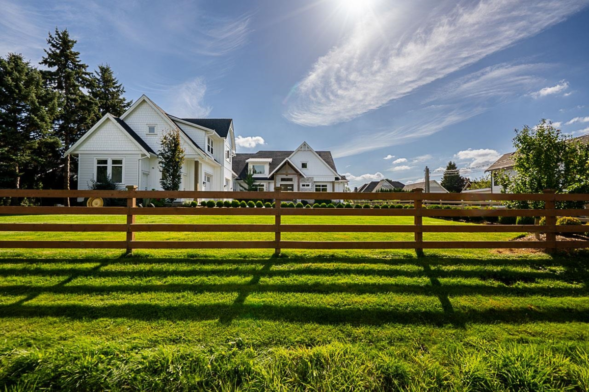 Outdoor Patio Photo of 1 23256 34a Avenue, Langley, BC