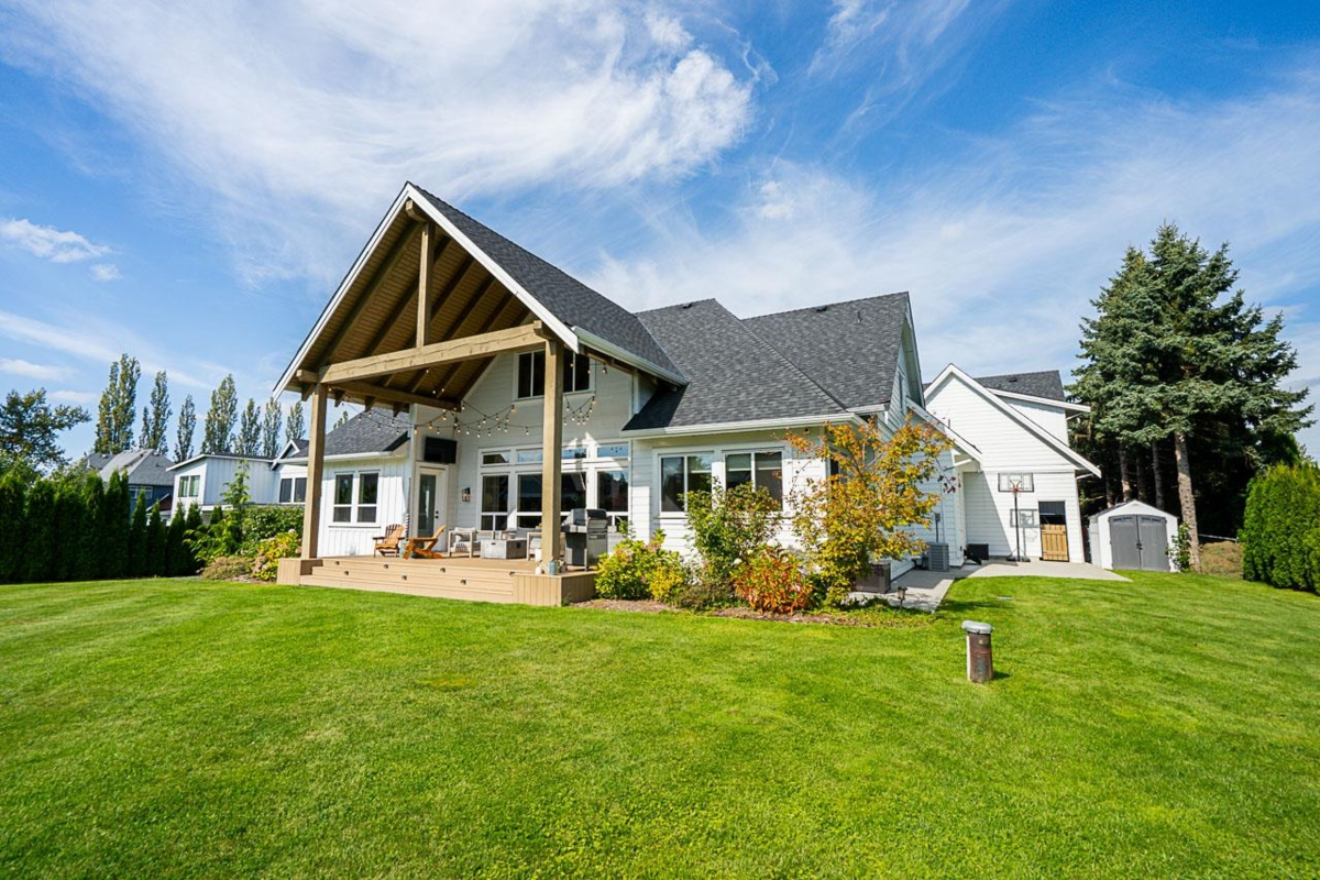 Swimming Pool Photo of 1 23256 34a Avenue, Langley, BC