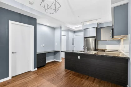 211 6420 194 Street, Surrey, BC, Surrey — Apartment/Condo for sale