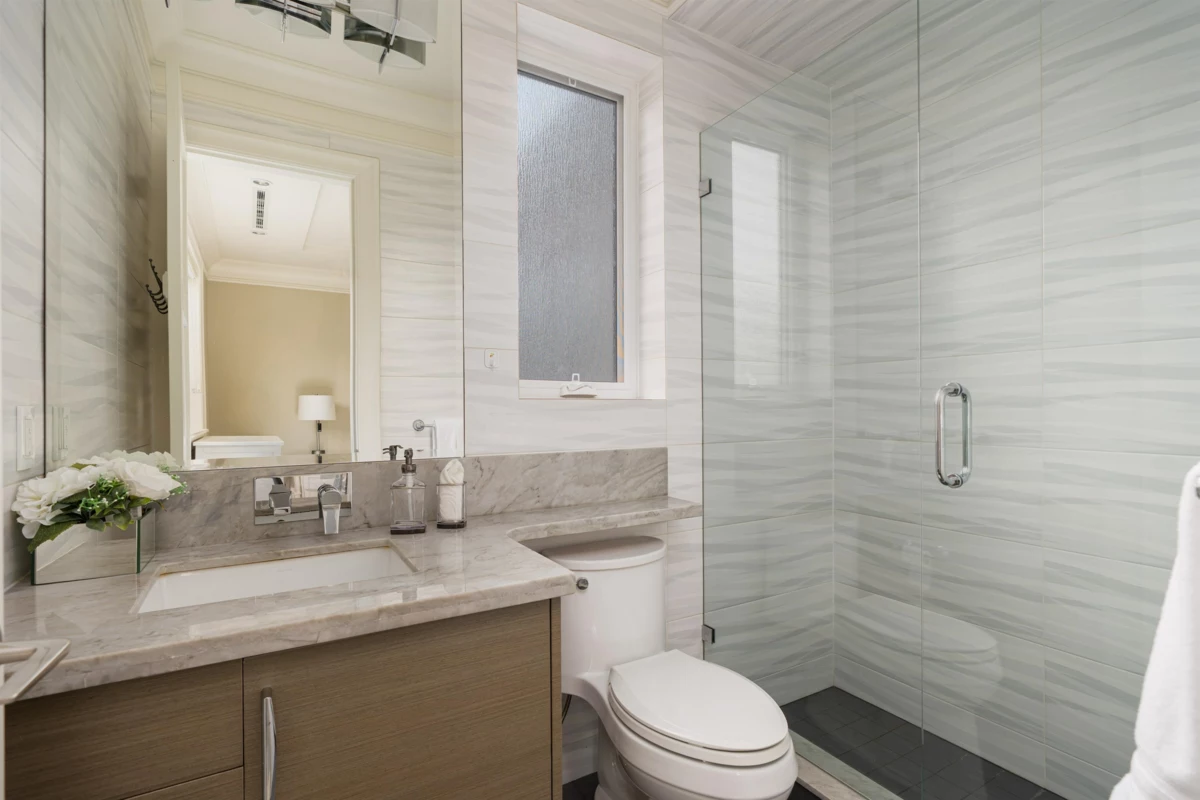 Hallway Photo of 1461 W 47th Avenue, Vancouver, BC