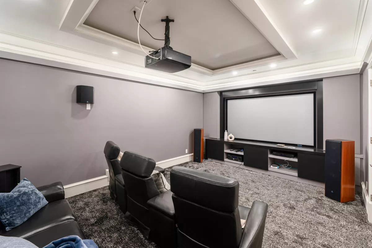 Hot Tub / Spa Photo of 1461 W 47th Avenue, Vancouver, BC