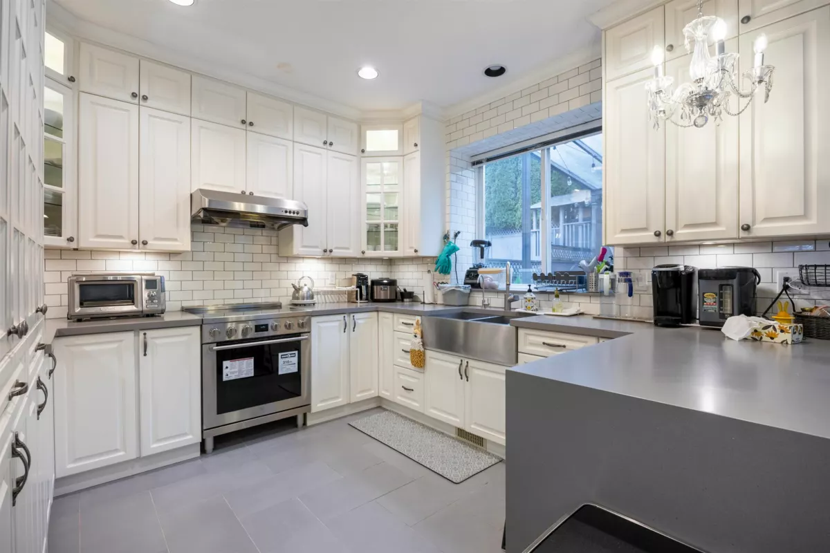Walk-In Closet Photo of 2503 Quartz Place, Coquitlam, BC