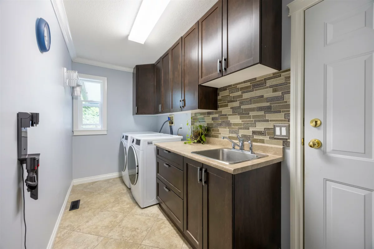 Guest Bathroom Photo of 13046 250 Street, Maple Ridge, BC