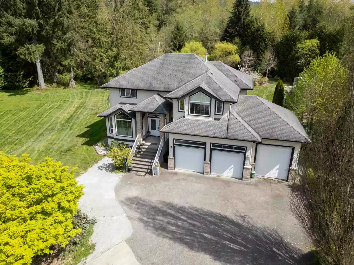 Living Room Photo of 13046 250 Street, Maple Ridge, BC