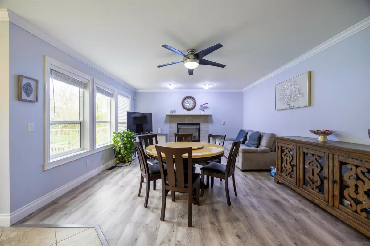 Primary Bathroom Photo of 13046 250 Street, Maple Ridge, BC