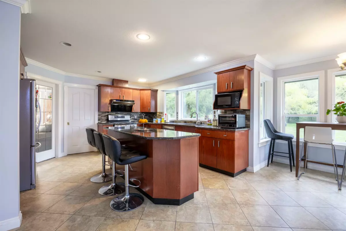 Walk-In Closet Photo of 13046 250 Street, Maple Ridge, BC