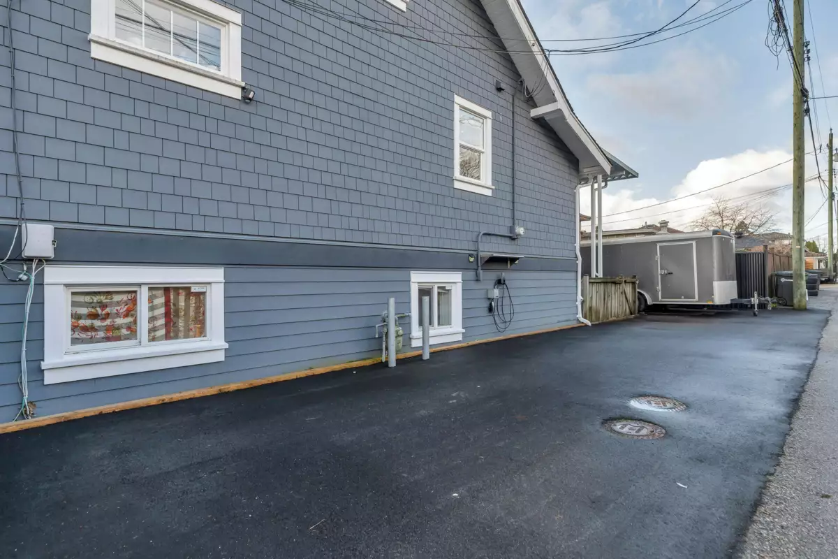 Dining Area Photo of 125 N Gilmore Avenue, Burnaby, BC
