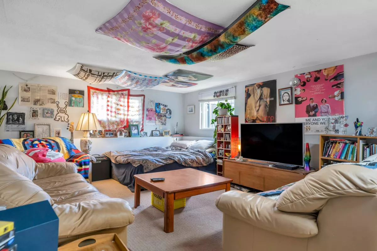 Garden / Landscaping Photo of 125 N Gilmore Avenue, Burnaby, BC