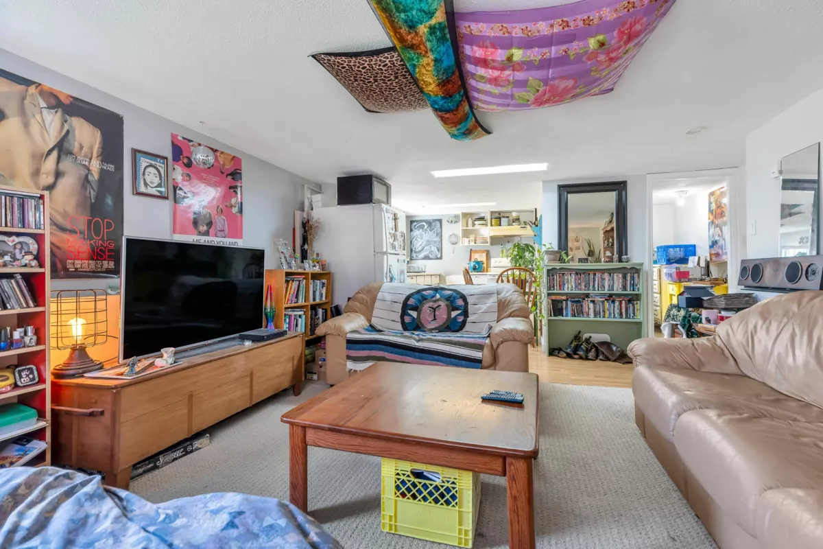 Hot Tub / Spa Photo of 125 N Gilmore Avenue, Burnaby, BC