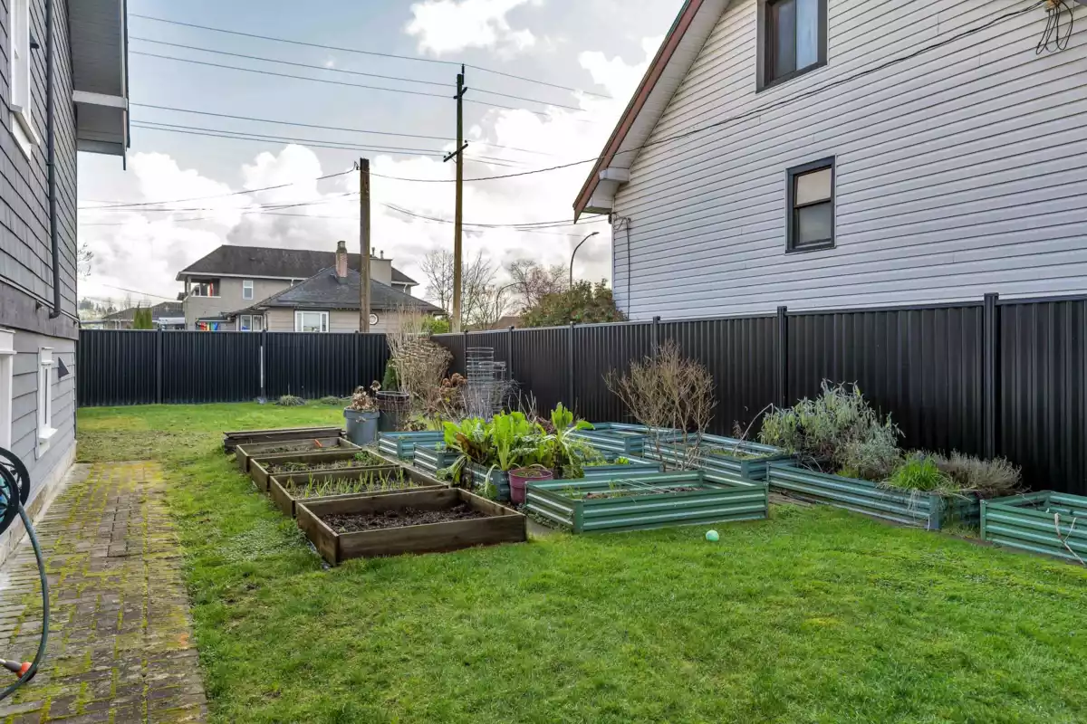 Living Room Photo of 125 N Gilmore Avenue, Burnaby, BC
