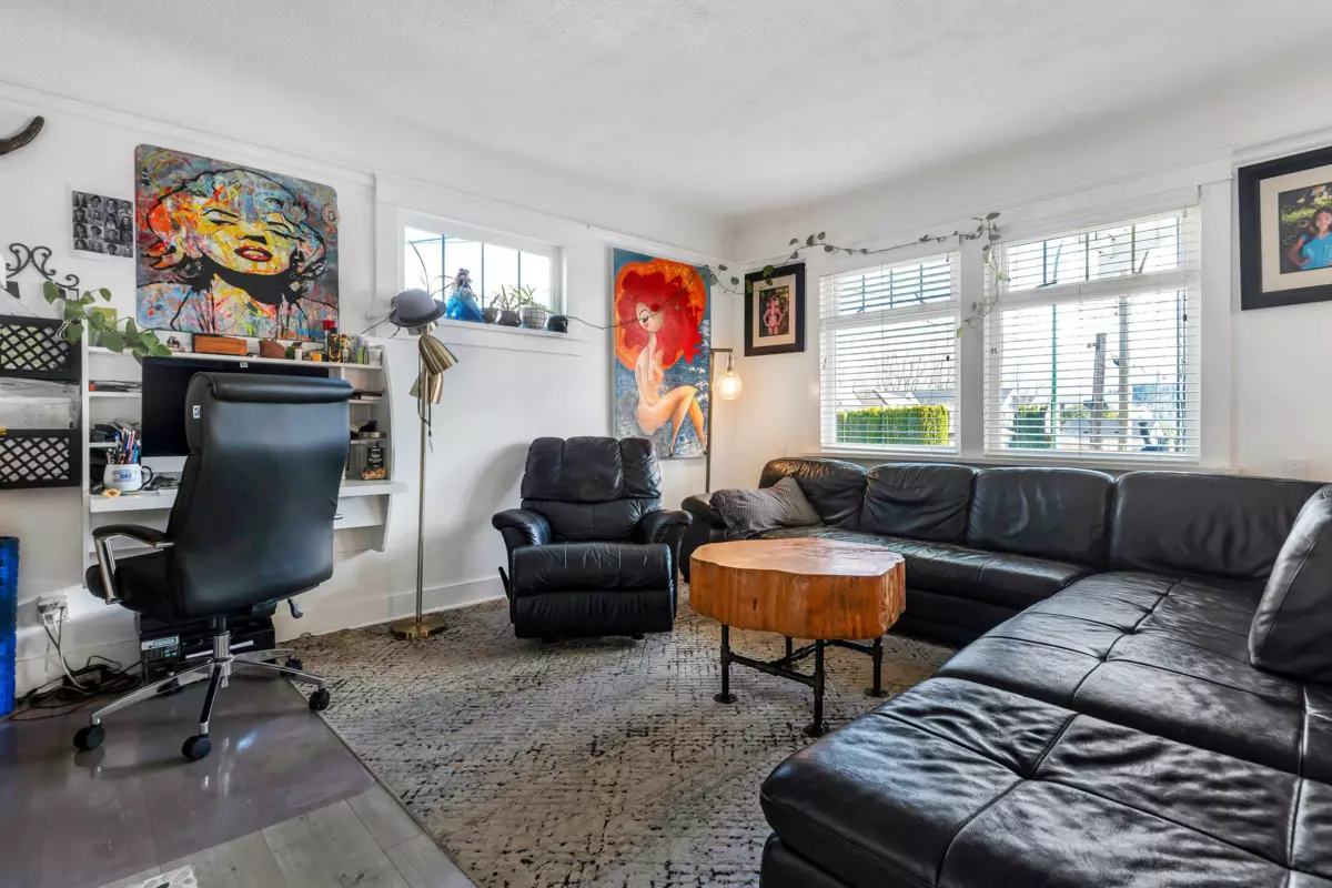 Pantry Photo of 125 N Gilmore Avenue, Burnaby, BC