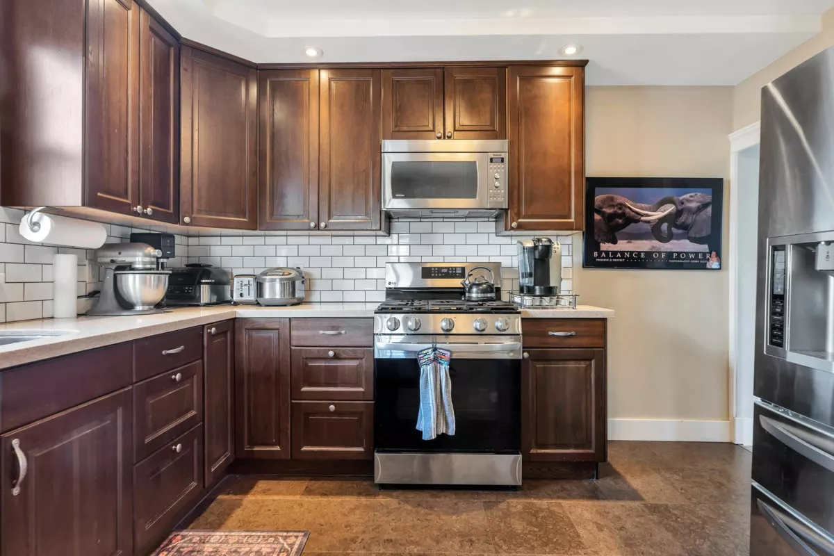 Powder Room Photo of 125 N Gilmore Avenue, Burnaby, BC