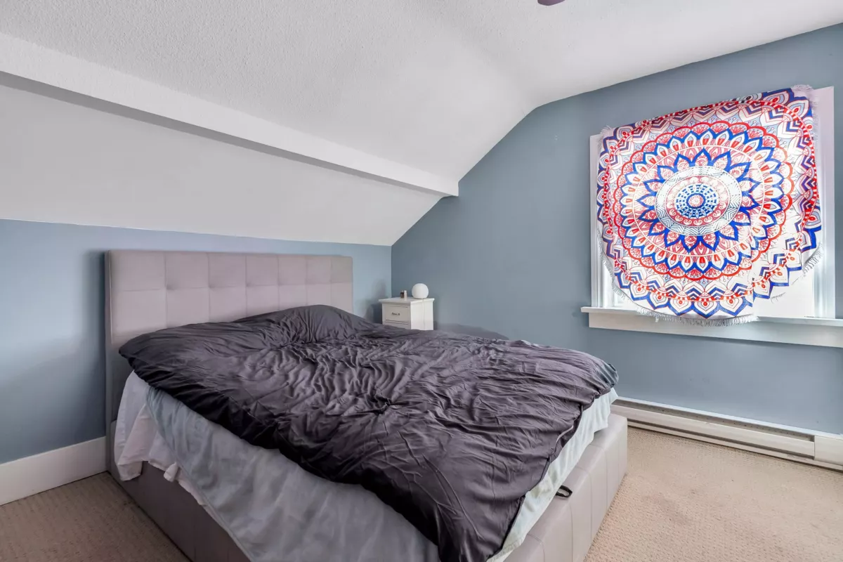 Staircase Photo of 125 N Gilmore Avenue, Burnaby, BC