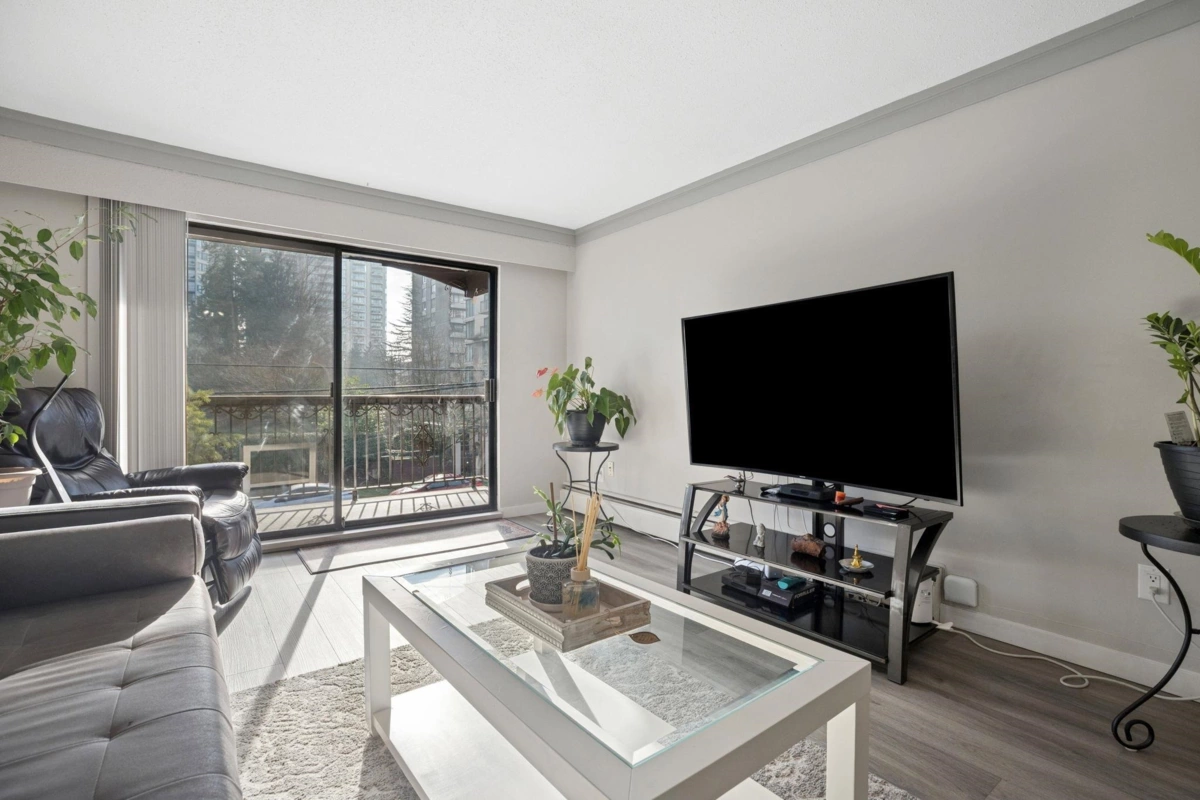 Exterior Rear Photo of 208 707 Hamilton Street, New Westminster, BC