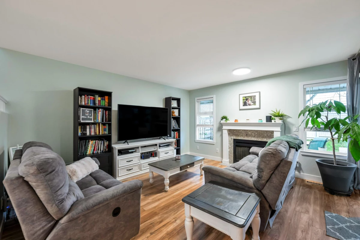 Living Room Photo of 15 9045 Walnut Grove Drive, Langley, BC