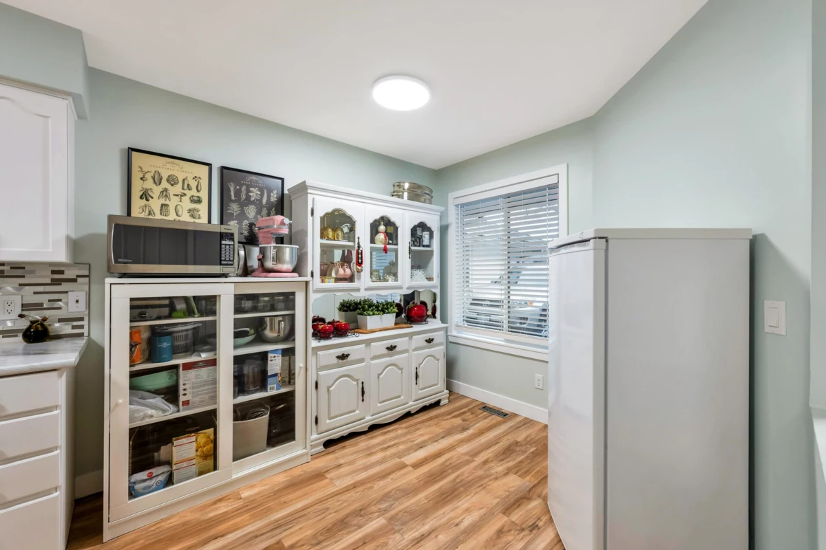 Walk-In Closet Photo of 15 9045 Walnut Grove Drive, Langley, BC