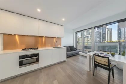 1001 1480 Howe Street, Vancouver, BC, Vancouver — Apartment/Condo for sale