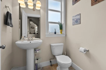 Powder Room Photo of 23 46570 Macken Avenue, Chilliwack, BC