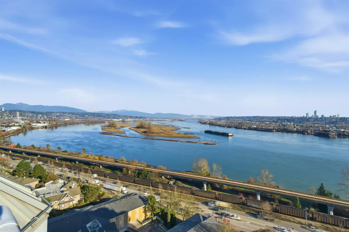 Hallway Photo of 1703 71 Jamieson Court, New Westminster, BC