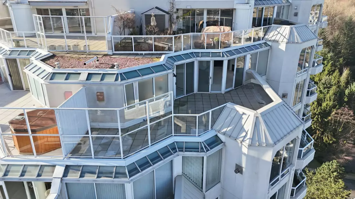 Hot Tub / Spa Photo of 1703 71 Jamieson Court, New Westminster, BC