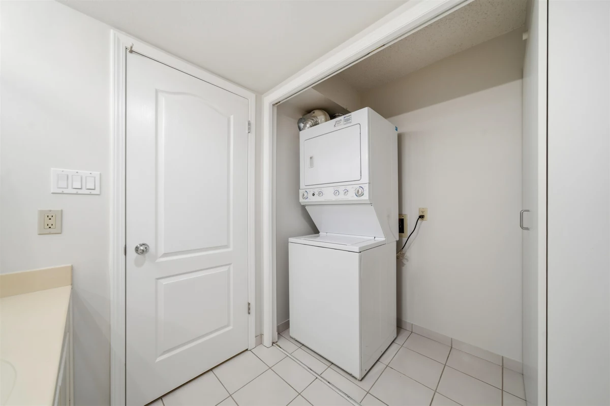 Powder Room Photo of 1703 71 Jamieson Court, New Westminster, BC