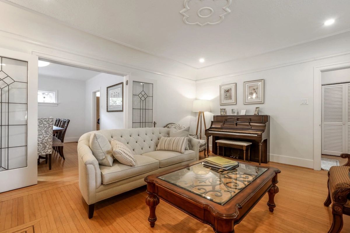 Family Room Photo of 3962 W 22nd Avenue, Vancouver, BC