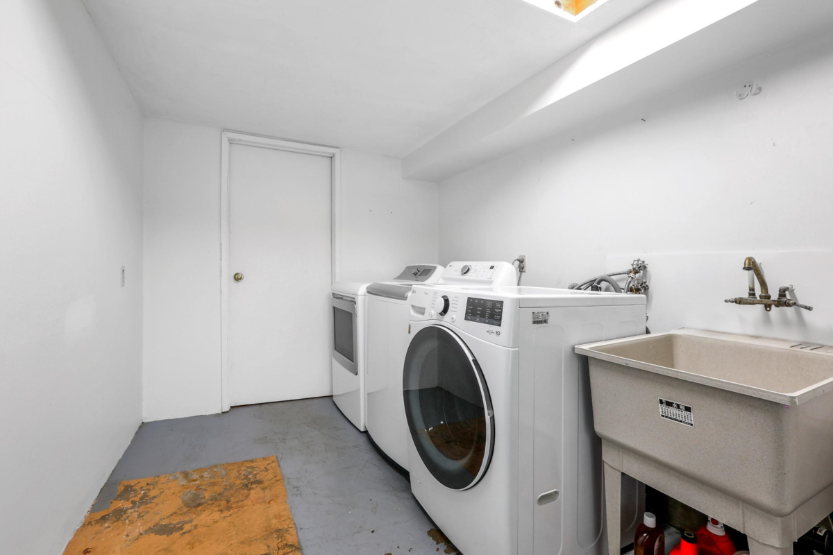 Staircase Photo of 3962 W 22nd Avenue, Vancouver, BC