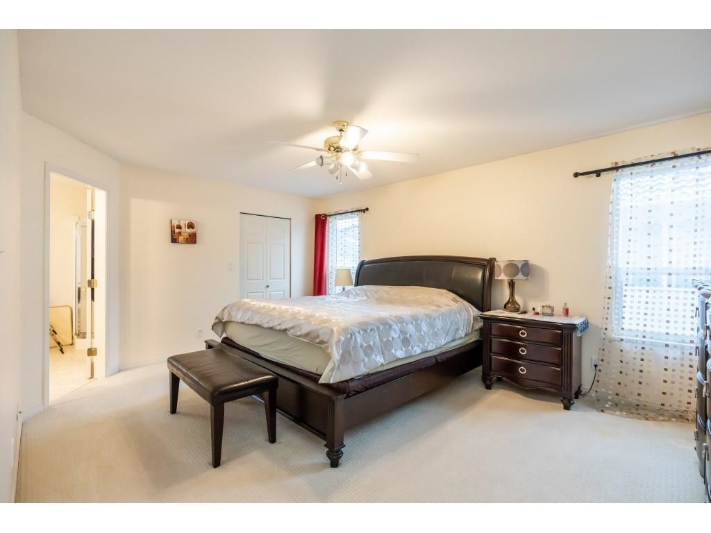 Basement Recreation Room Photo of 11071 160a Street, Surrey, BC