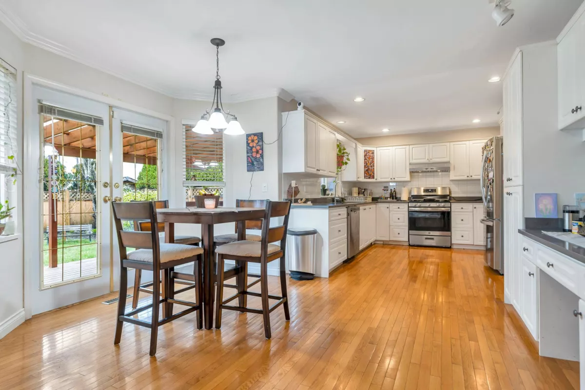 Guest Bathroom Photo of 11071 160a Street, Surrey, BC