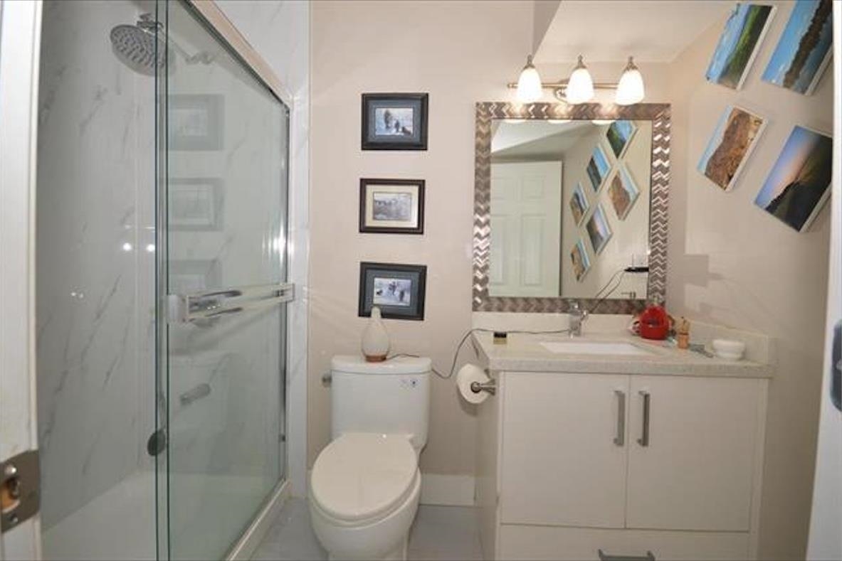 Breakfast Nook Photo of 45594 Meadowbrook Drive, Chilliwack, BC