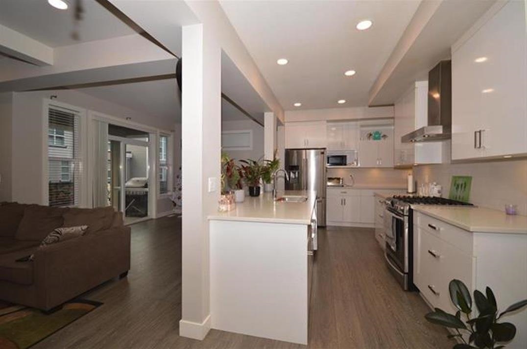 Kitchen Photo of 45594 Meadowbrook Drive, Chilliwack, BC