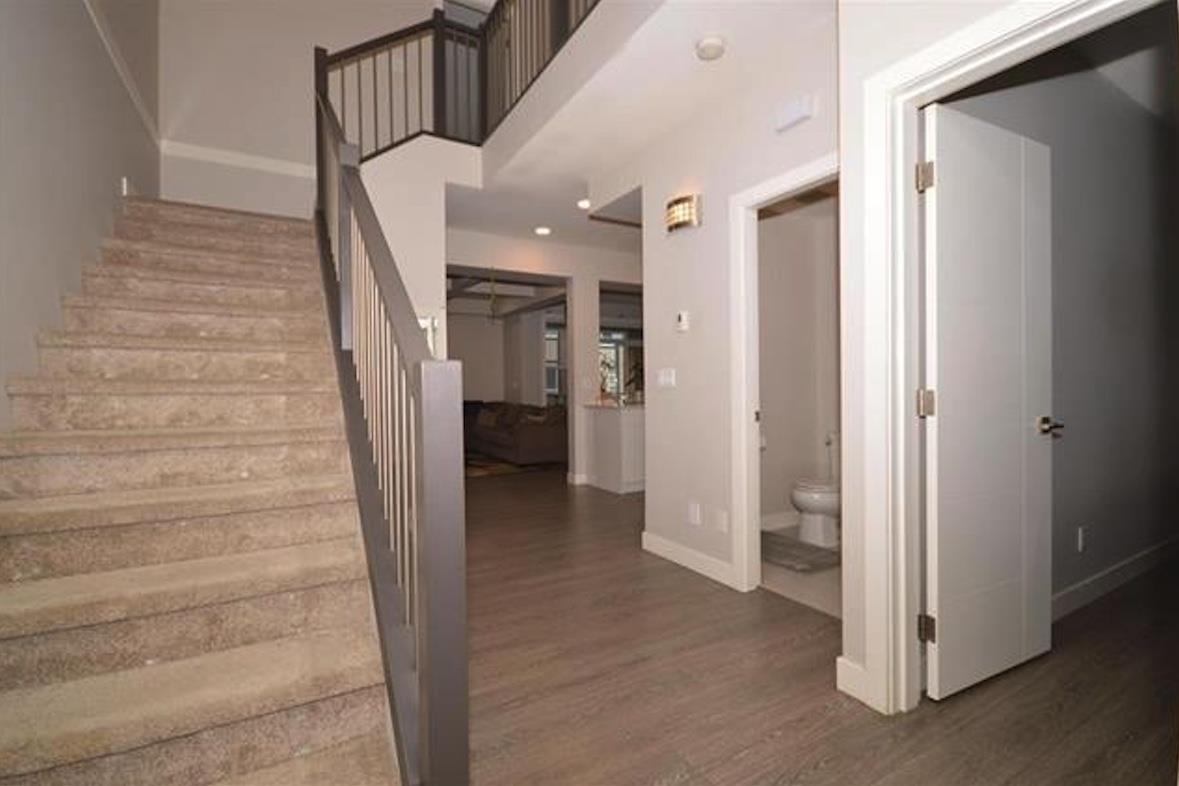 Living Room Photo of 45594 Meadowbrook Drive, Chilliwack, BC