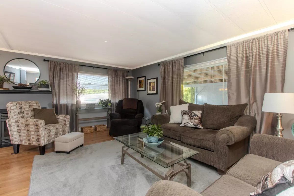 Kitchen Island Photo of 73 1830 Mamquam Road, Squamish, BC