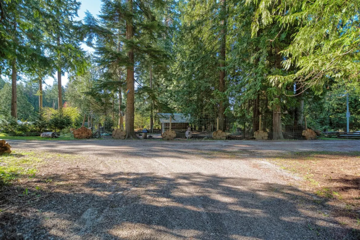Kitchen Island Photo of 1106 A & B Gladwin Trail Road, Roberts Creek, BC