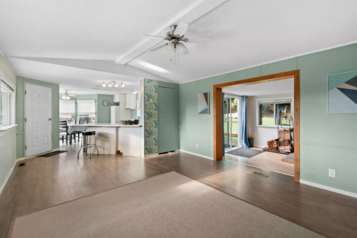 Outdoor Kitchen Photo of 1106 A & B Gladwin Trail Road, Roberts Creek, BC