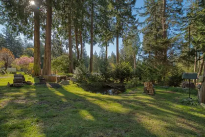 Breakfast Nook Photo of 1106 A & B Gladwin Trail Road, Roberts Creek, BC