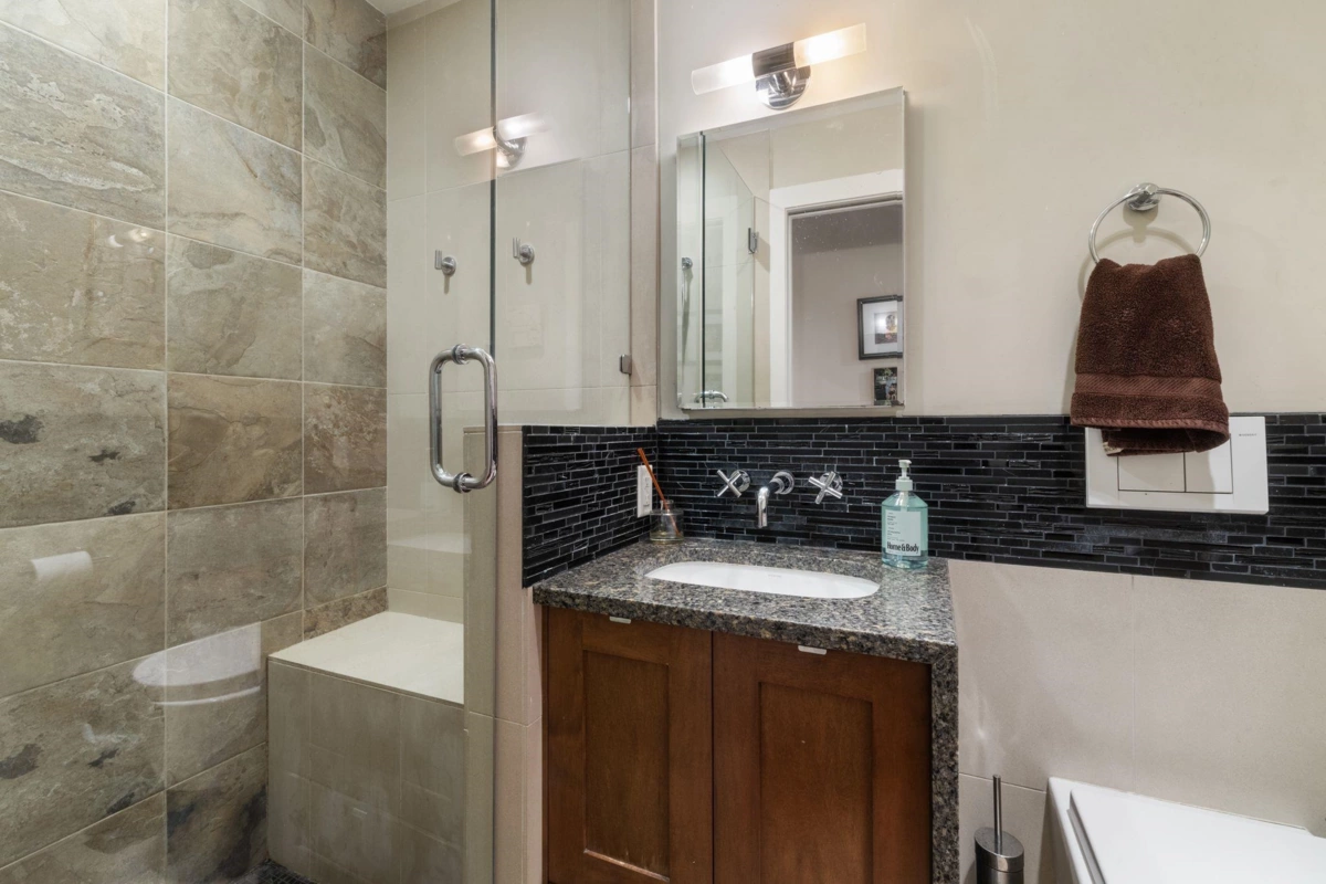 Primary Bathroom Photo of 4529 Jerome Place, North Vancouver, BC